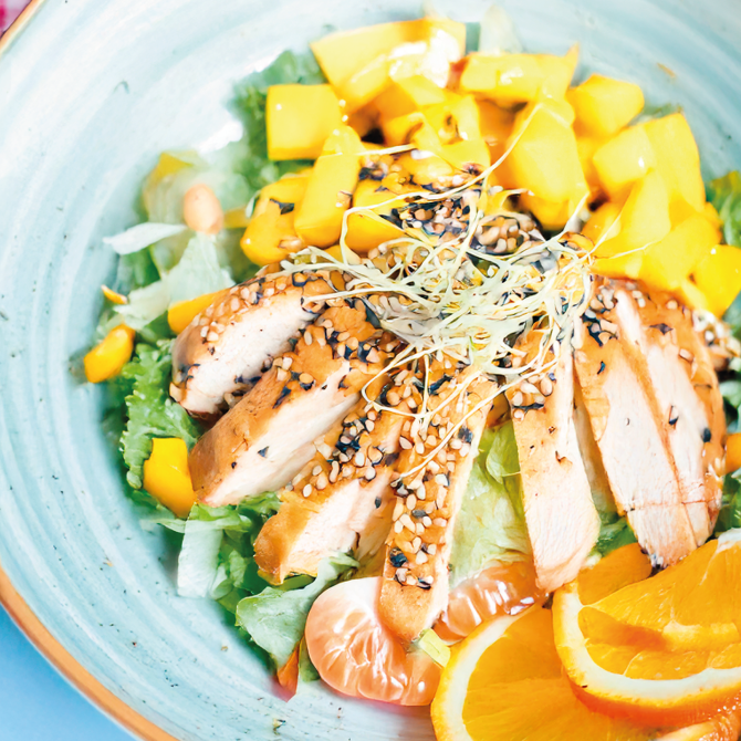 Salade composée exotique à la confiture de mangue passion