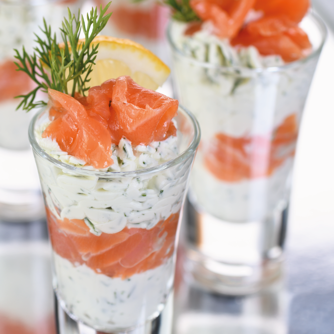 Verrine de saumon fumé au Délice de courgettes et fêta