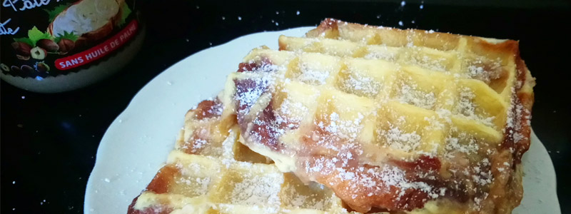 Waffles with chocolate spread